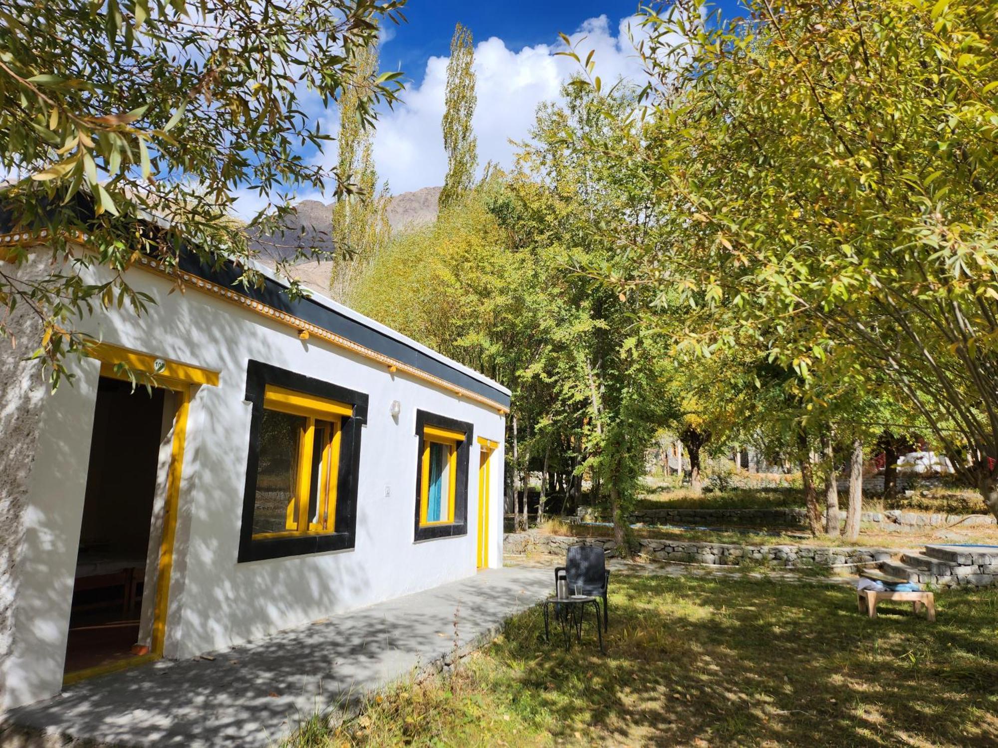 Lharimo Hotel Leh - Ladakh Екстер'єр фото