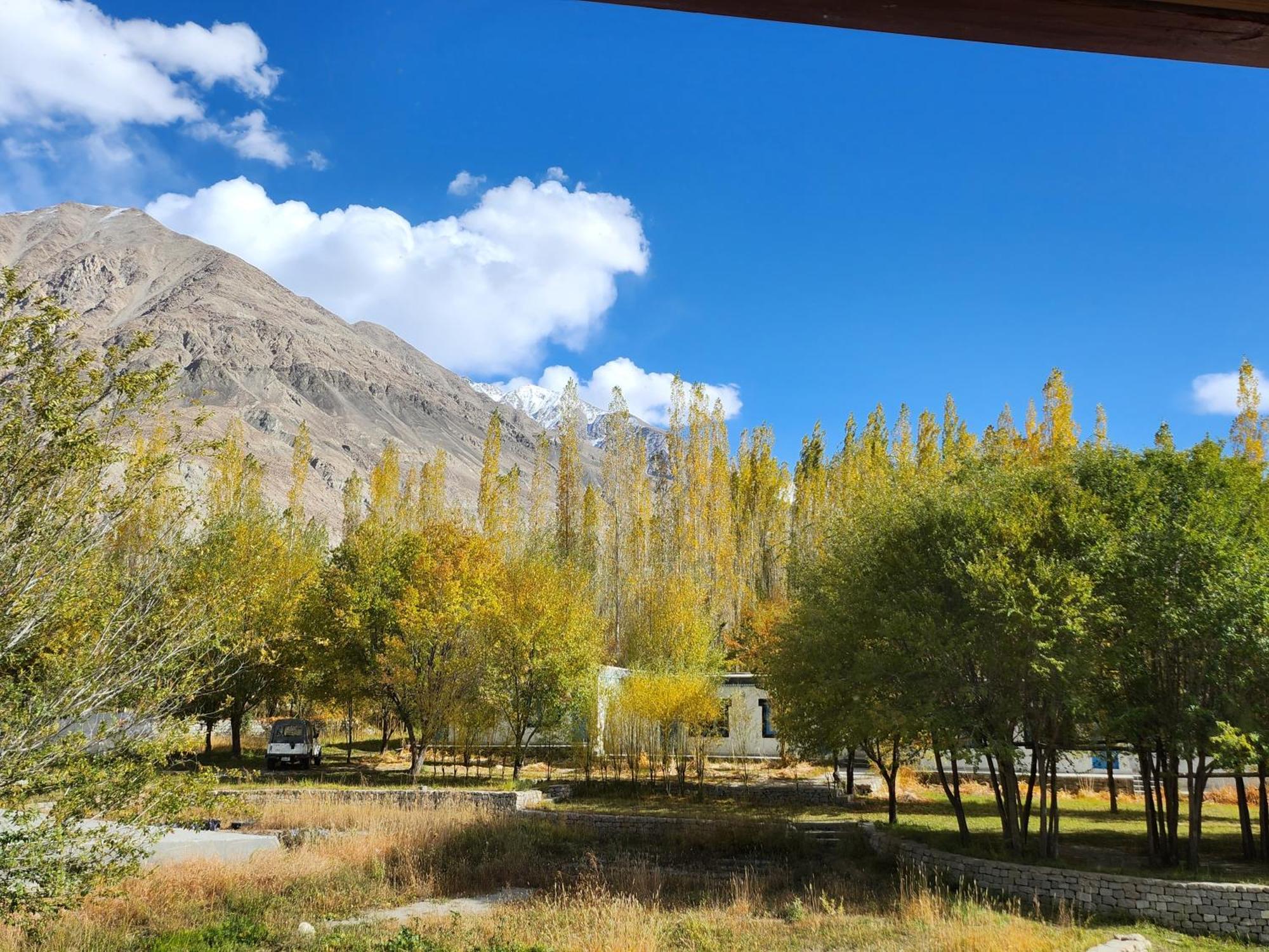 Lharimo Hotel Leh - Ladakh Екстер'єр фото