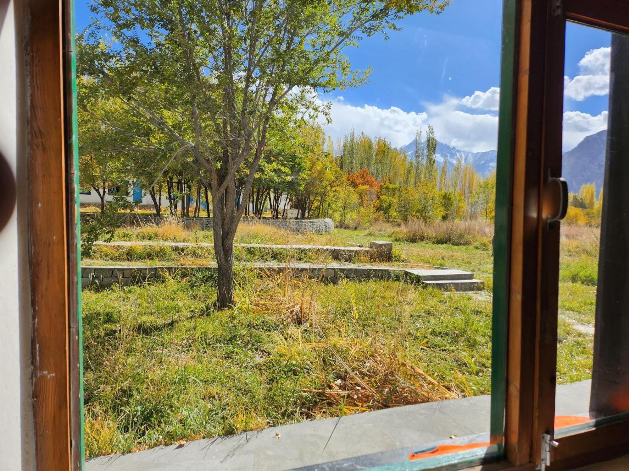 Lharimo Hotel Leh - Ladakh Екстер'єр фото